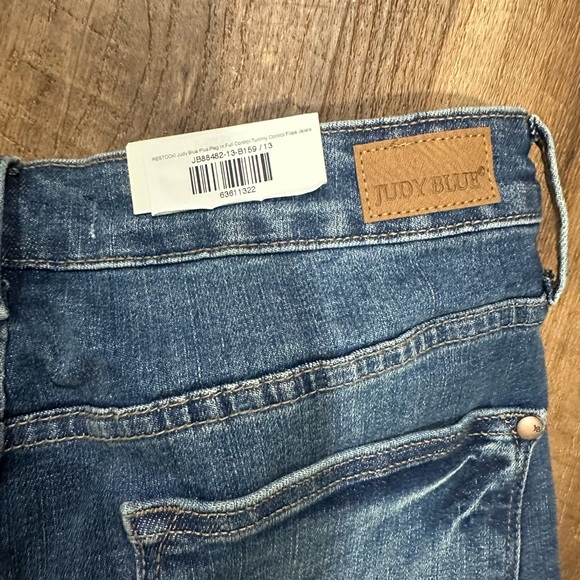 Judy Blue Flare Jeans - Picture 4 of 6